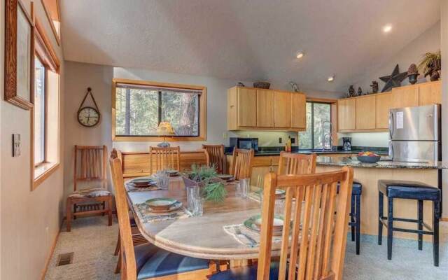 Deer Lane 11 by Village Properties at Sunriver