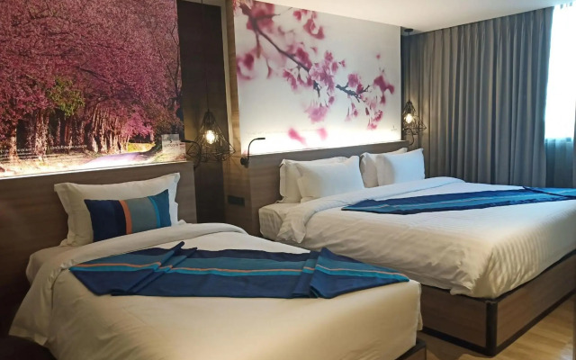 Bizotel Premier Hotel & Residence