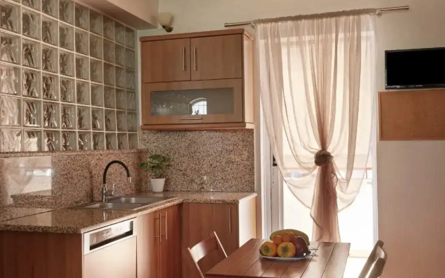 Evi's Voula Home