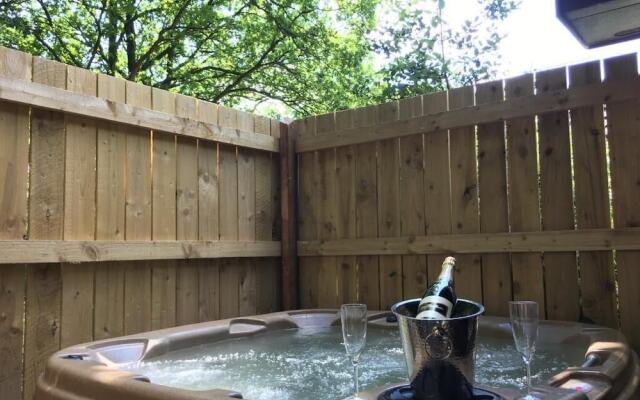 Bluebell 16 with Hot Tub