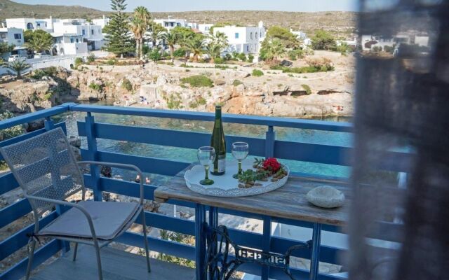 Avlemonas Bay Sea Houses