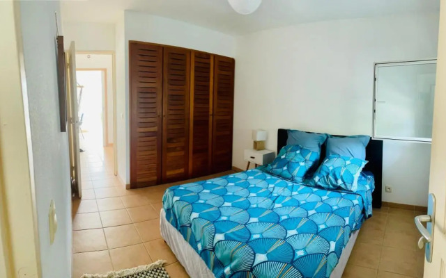 Appartement vue mer, piscine, dans quartier prisé de Gosier