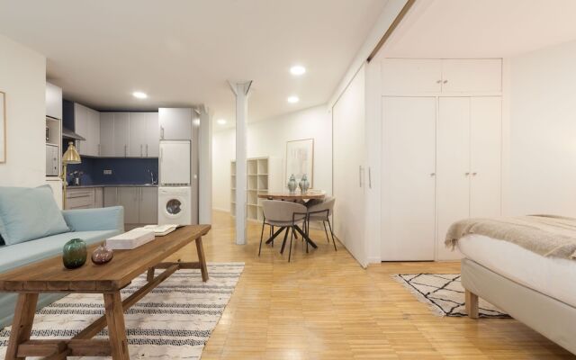 Bright & cosy studio in Puerta del Sol by Allô Housing.