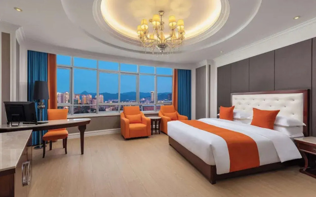 Hawthorn by Wyndham Dehong Mangshi