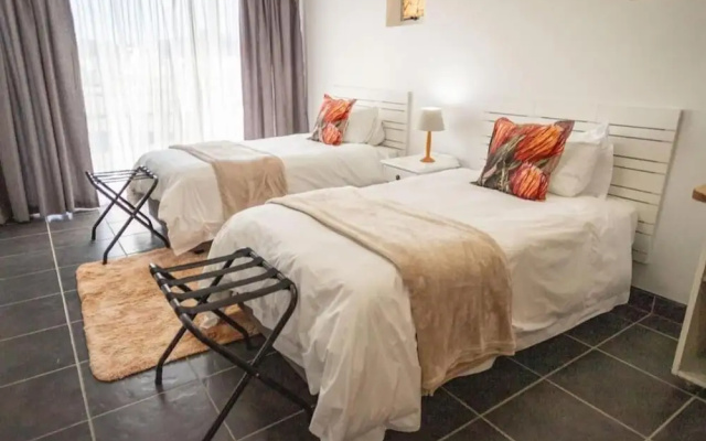 Four Seasons Struisbaai