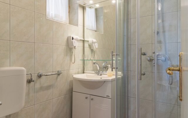 Apartment Fiorido Brown a2