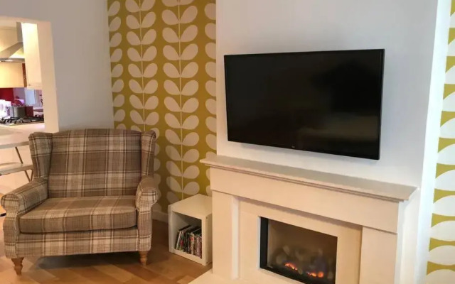 75b Broughty Ferry