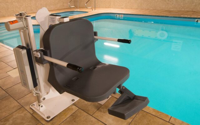 Holiday Inn Express & Suites Wauseon by IHG