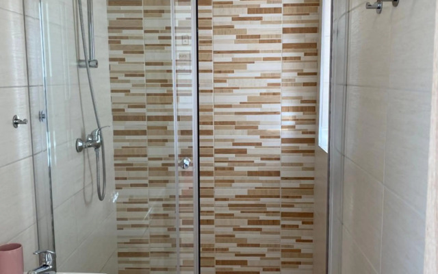 SATYS Apartments - Free Wifi and parking