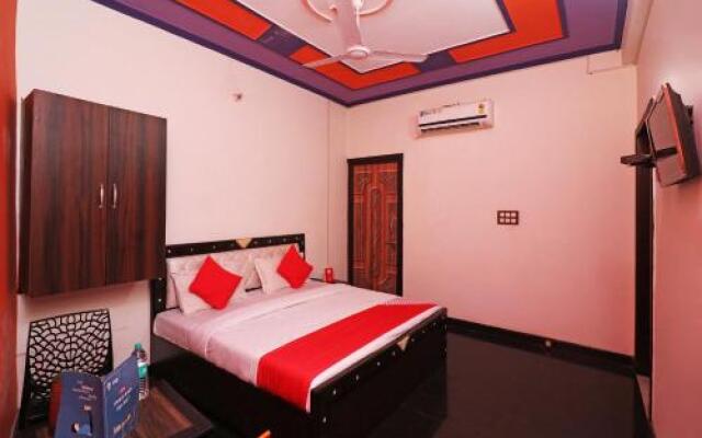 OYO 27763 Tr Hotel