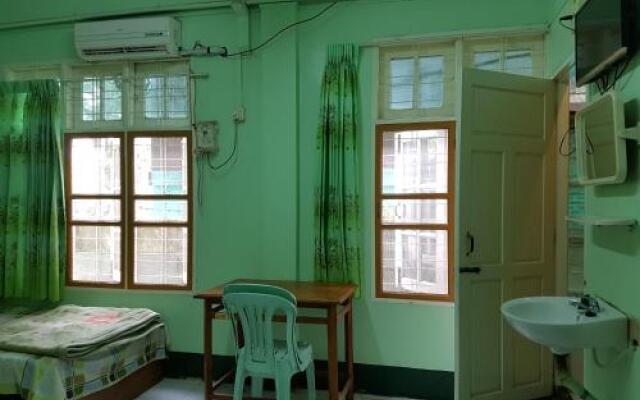 Swe Taw Nan Guest House-Burmese Only