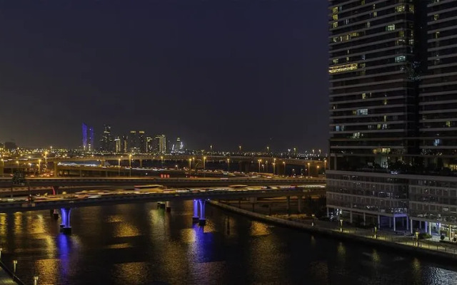 LUX The Voleo Canal View Suite