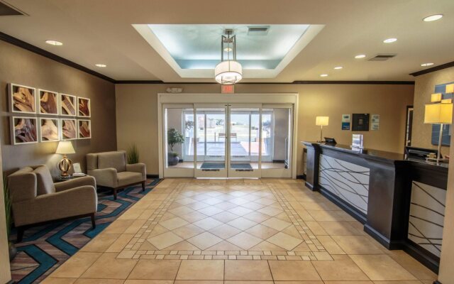 Holiday Inn Express & Suites Farmington by IHG