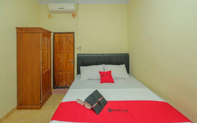 RedDoorz Syariah Near Taman Murjani 2