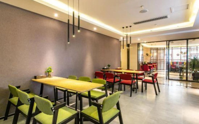 Luoke Huafei Hotel