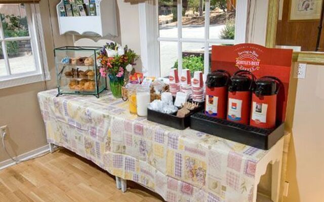 Deer Haven Inn & Suites