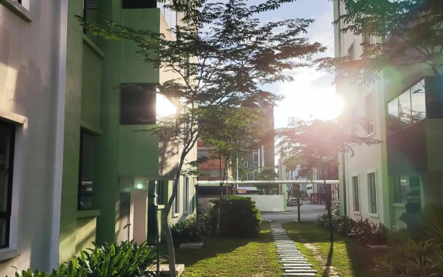 Manhattan Condo 8-11pax (2min to Aeon & Lotus)