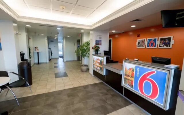 Motel 6 Shartlesville, PA