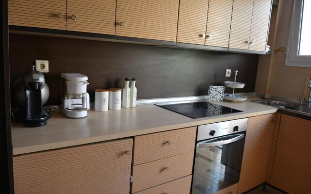 Modern apartment, 5΄ walk from central metro station