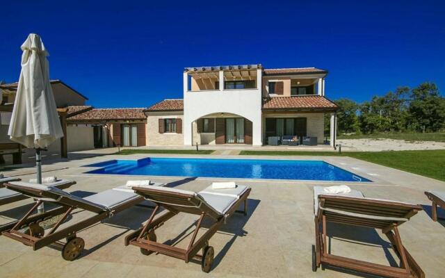 Villa Genia 2