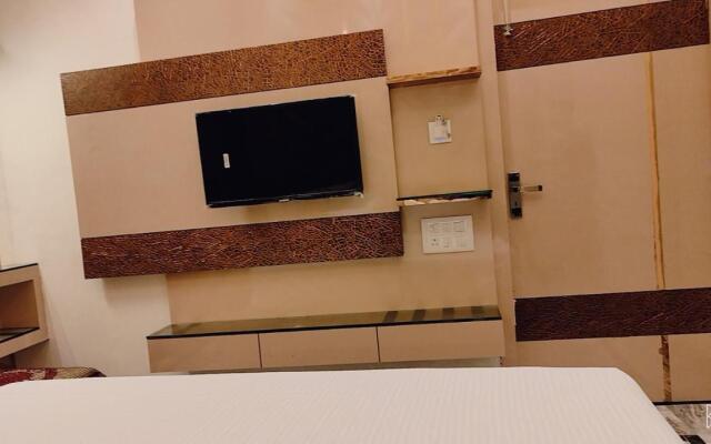 Shraddha Hotel
