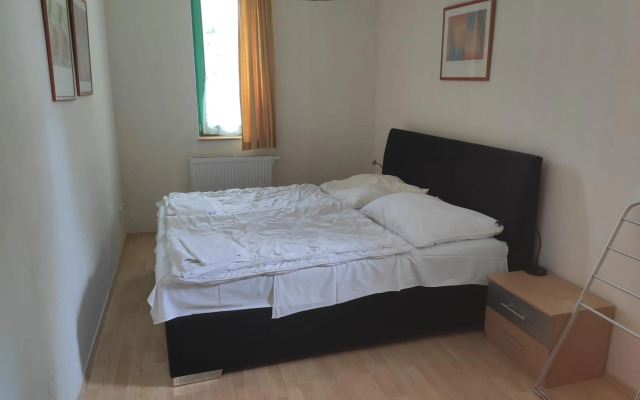 Lipno Riviéra - Myši v botě