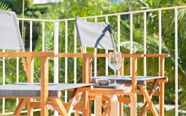 Canvas at Dutchies Beach