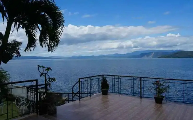 Tiara Bunga Hotel & Villa
