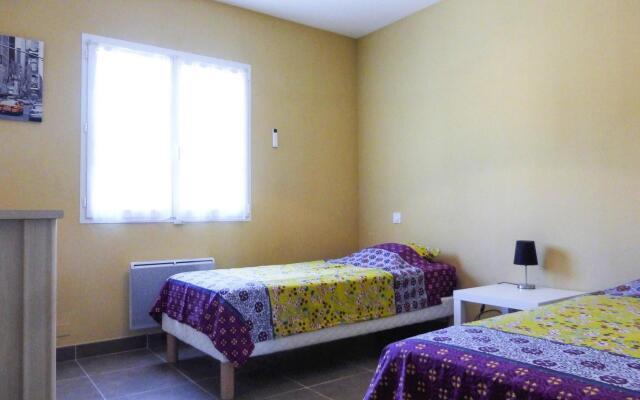 Holiday Home in Gabian Near Vineyards