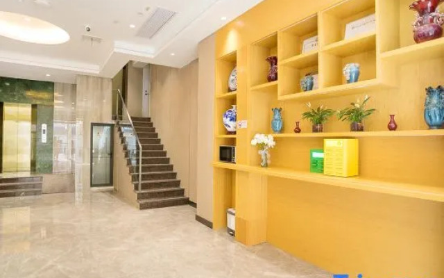 Xinrenren Hotel (Shanghai Daning International Zhabei Park Branch)