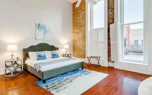 Galveston Historic Strand Loft 201