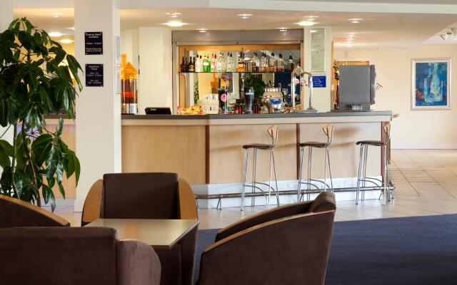 Holiday Inn Express Cardiff Airport, an IHG Hotel