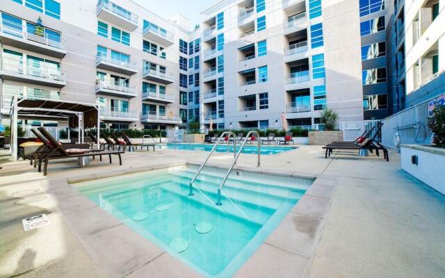 Downtown LA Penthouse Convention Suite