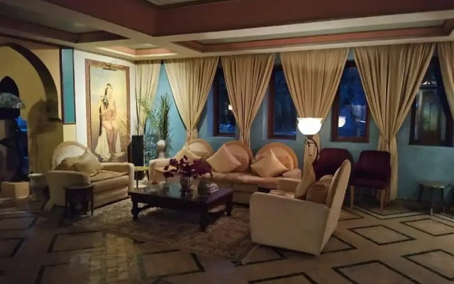 Private Luxury Villa With Hotel Services