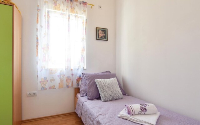 Stunning Home in Podstrana With Wifi and 3 Bedrooms