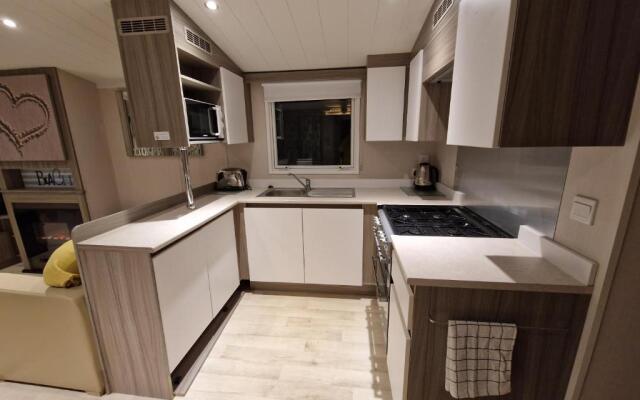 Seaside 8-person Caravan at Rockley Park