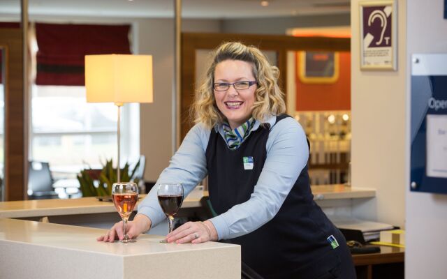 Holiday Inn Express Glasgow Airport by IHG