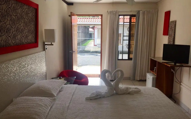 Tuanis Aparthotel