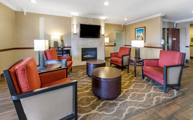 Comfort Suites Near Six Flags Magic Mountain