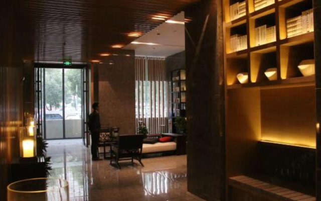 Earl Holiday Inn (Wuhu High speed Railway Station Tianmenshan Road Subway Station Store)