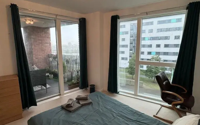 London City Chic Apartment With 3 Bedrooms