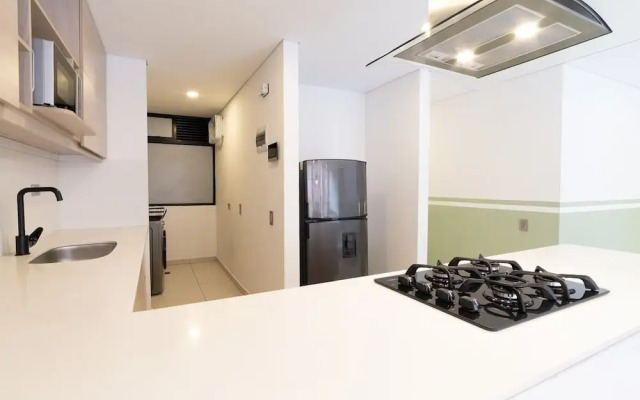 Panoramic 3 BR w/ Balcony in Laureles Medellín
