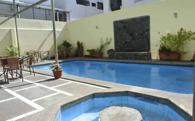 Hostal Perla Real Inn