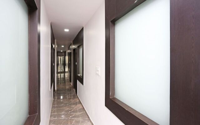 OYO 13576 Hotel Residency