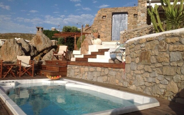 Villa Princess 5 4Bed with Small Tub Panormos Beach