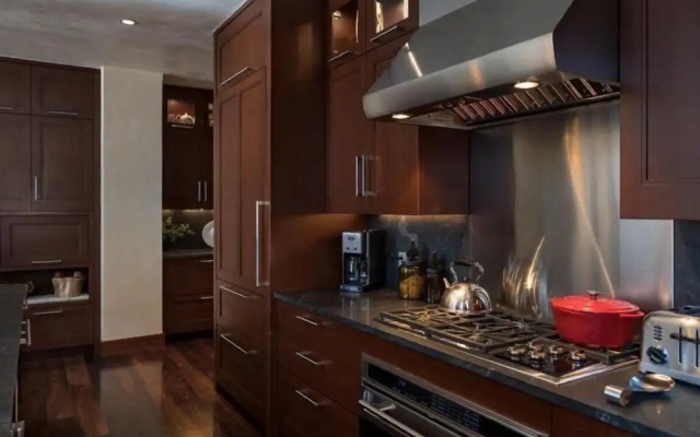 Platinum Vail Solaris 3 Bedroom Vacation Rental Set at the Base of the Mountain Just Steps From the Gondola