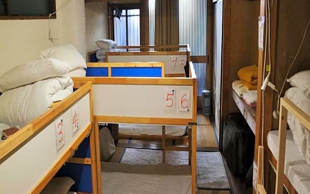 기숙사 내 침대 사진 4