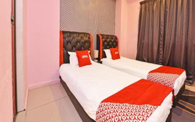 8 Hotel
