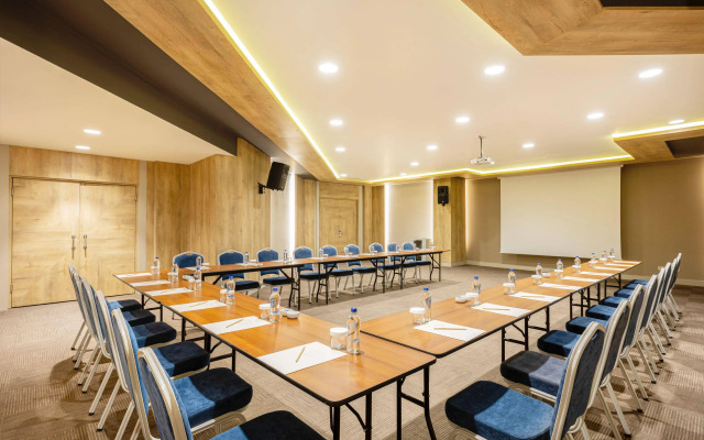 Design Plus Seya Beach Hotel