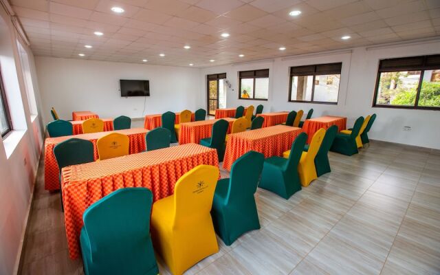 Trisek Hotel